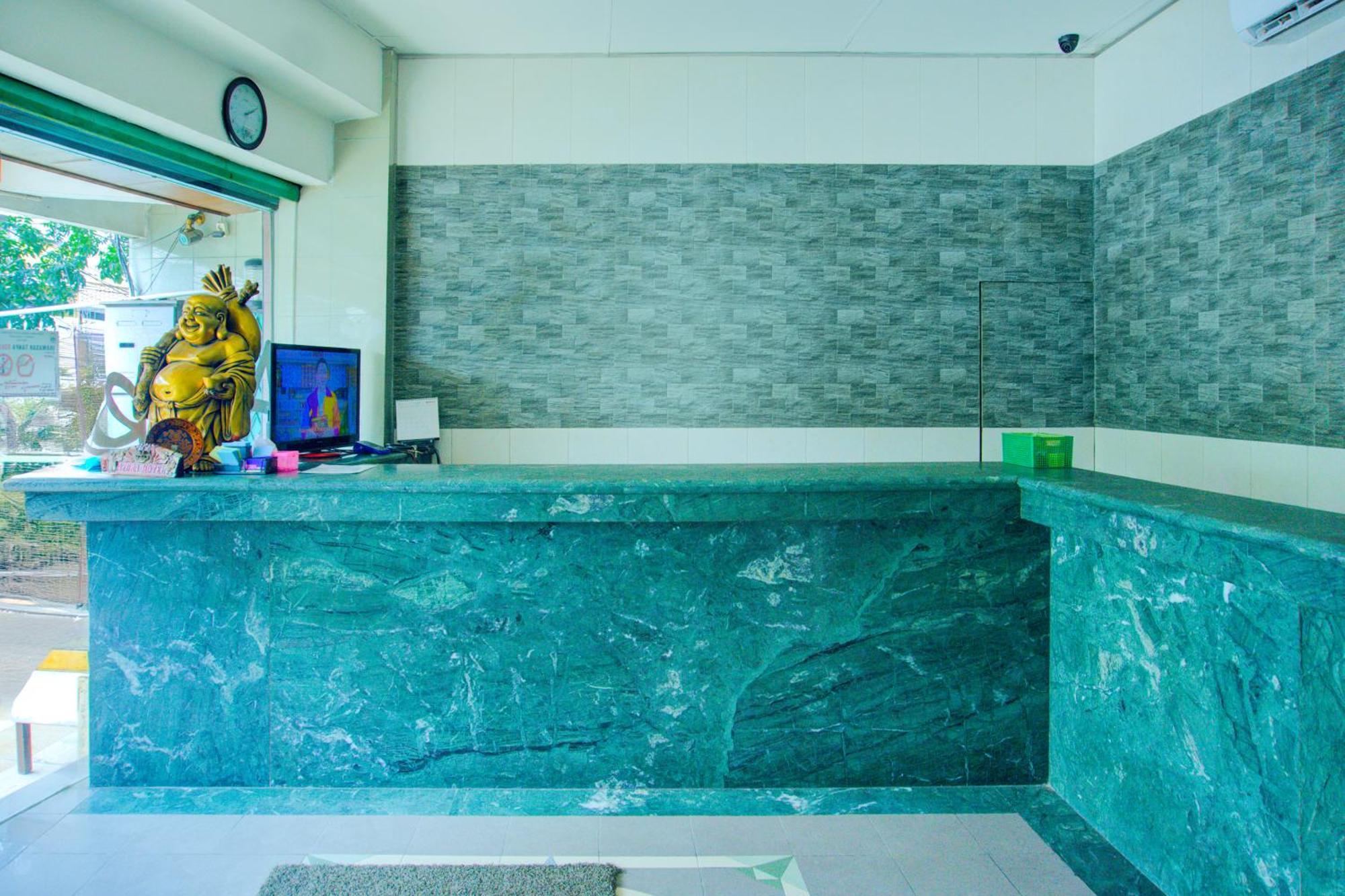 Townhouse Oak Palembang Near Jembatan Ampera Formerly Azzura Hotel المظهر الخارجي الصورة