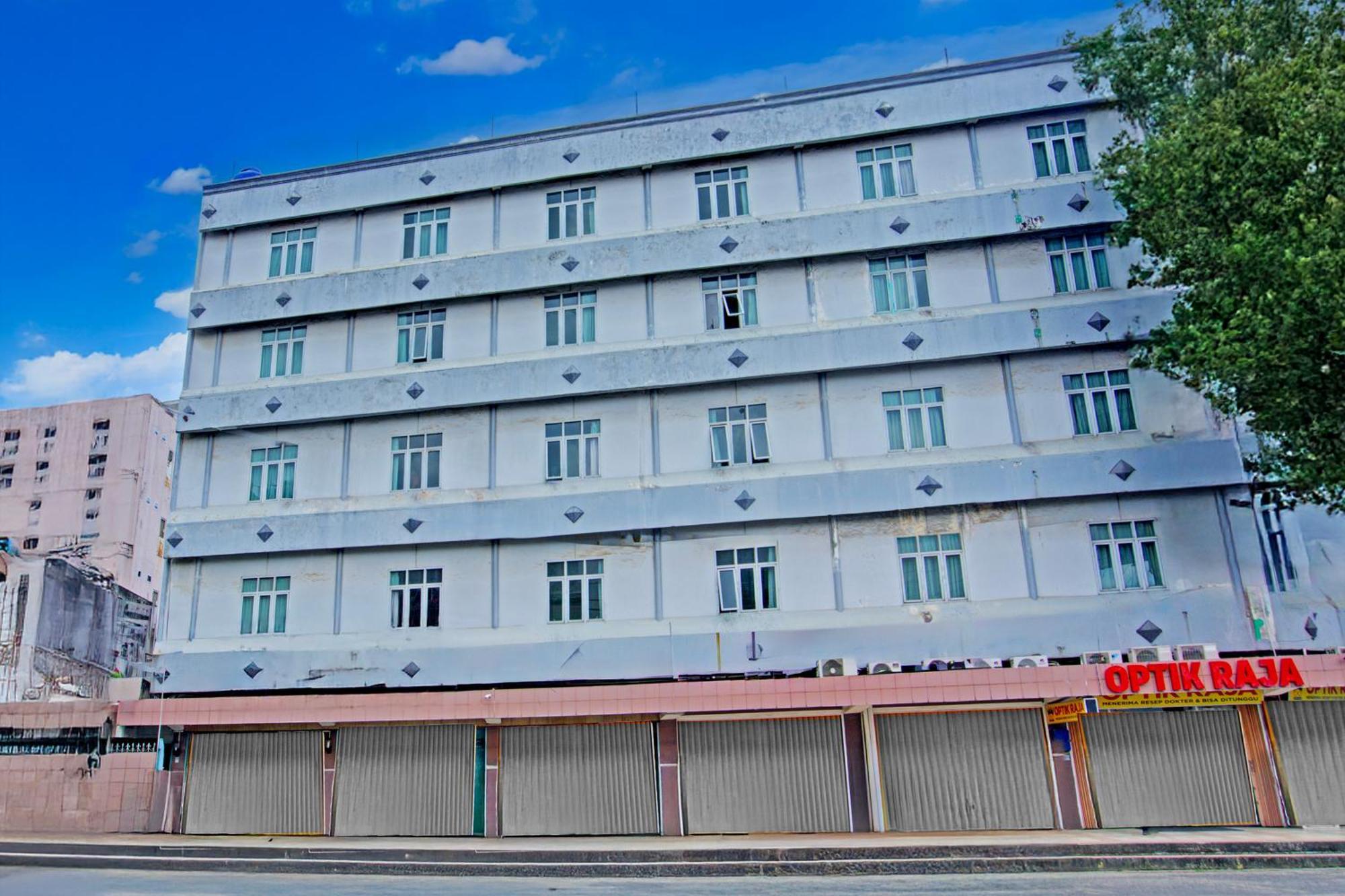Townhouse Oak Palembang Near Jembatan Ampera Formerly Azzura Hotel المظهر الخارجي الصورة