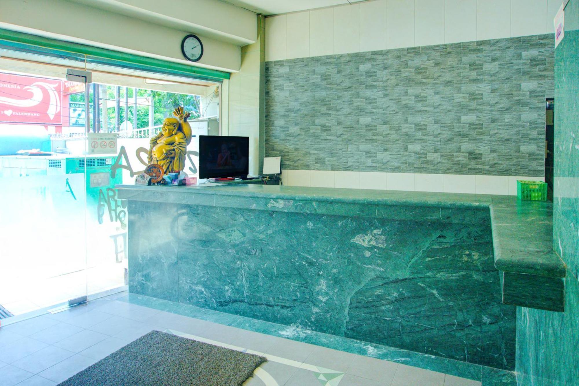 Townhouse Oak Palembang Near Jembatan Ampera Formerly Azzura Hotel المظهر الخارجي الصورة