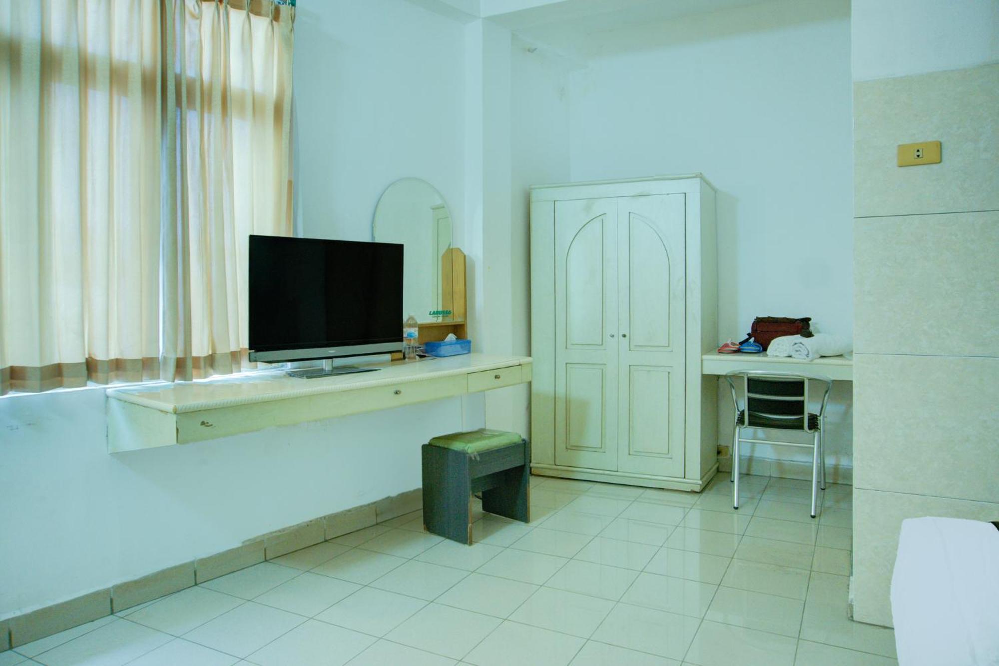 Townhouse Oak Palembang Near Jembatan Ampera Formerly Azzura Hotel المظهر الخارجي الصورة