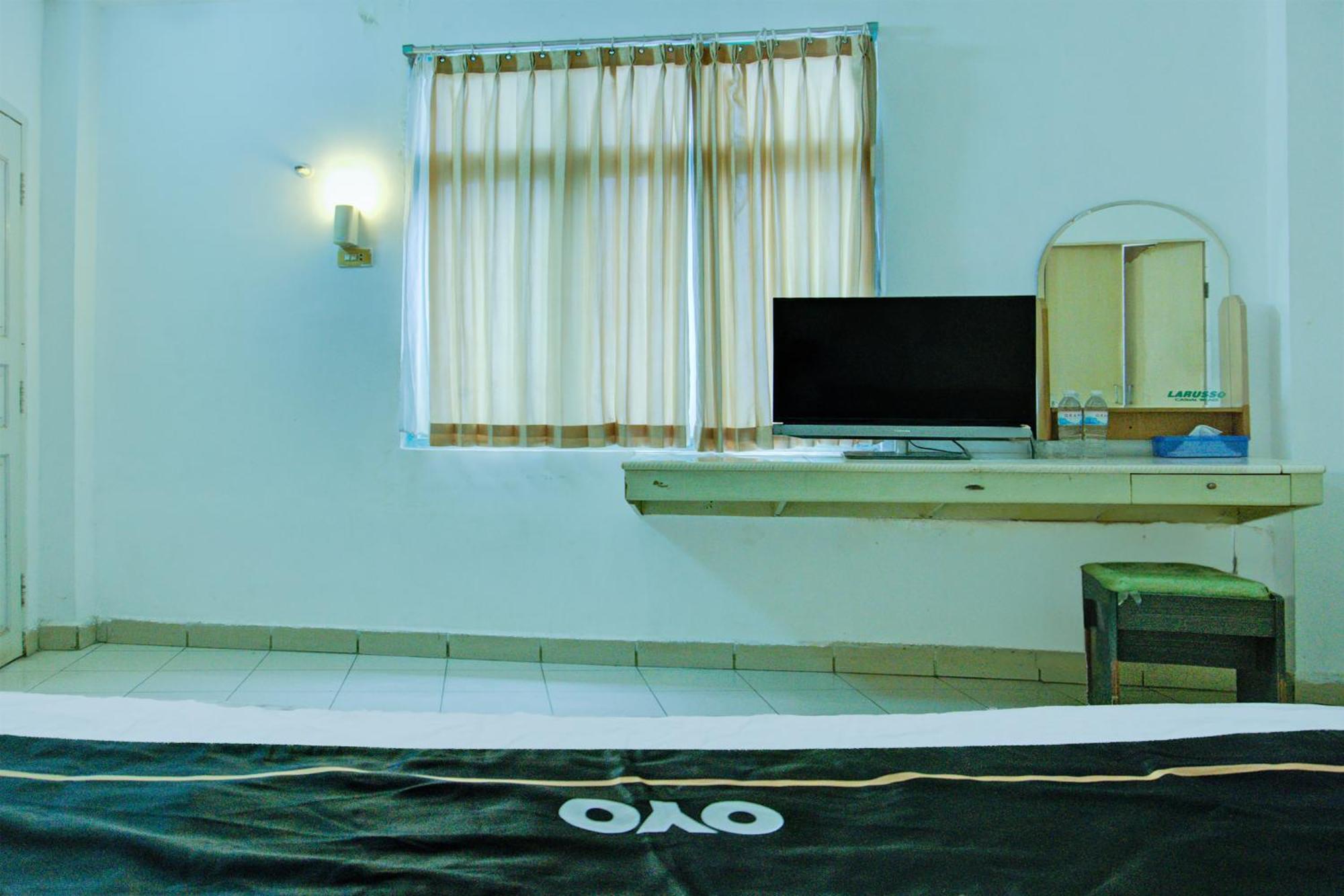 Townhouse Oak Palembang Near Jembatan Ampera Formerly Azzura Hotel المظهر الخارجي الصورة