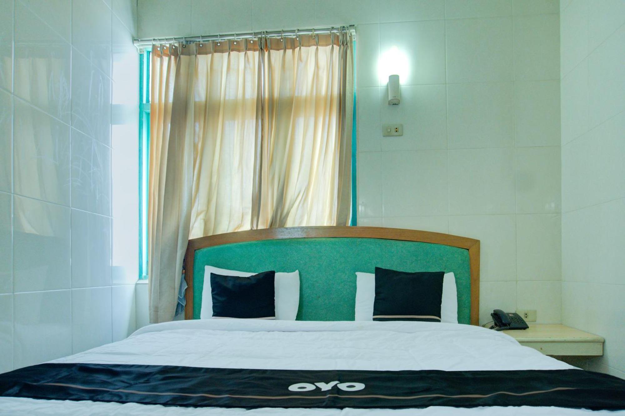 Townhouse Oak Palembang Near Jembatan Ampera Formerly Azzura Hotel المظهر الخارجي الصورة