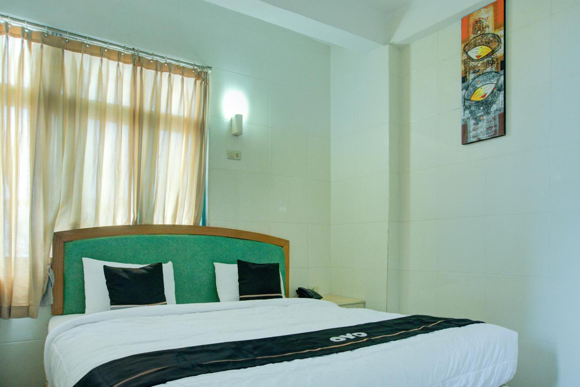 Townhouse Oak Palembang Near Jembatan Ampera Formerly Azzura Hotel المظهر الخارجي الصورة