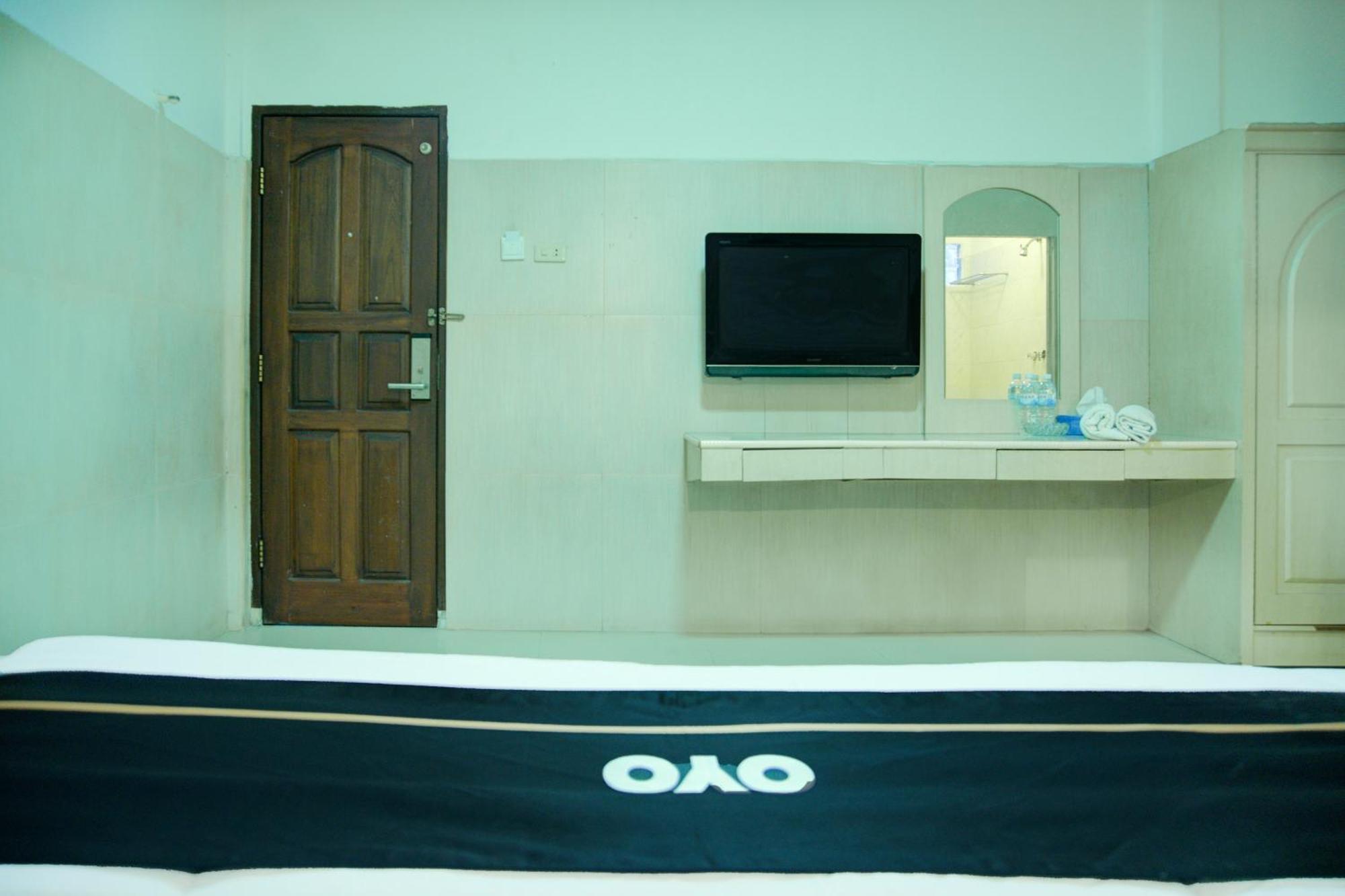 Townhouse Oak Palembang Near Jembatan Ampera Formerly Azzura Hotel المظهر الخارجي الصورة