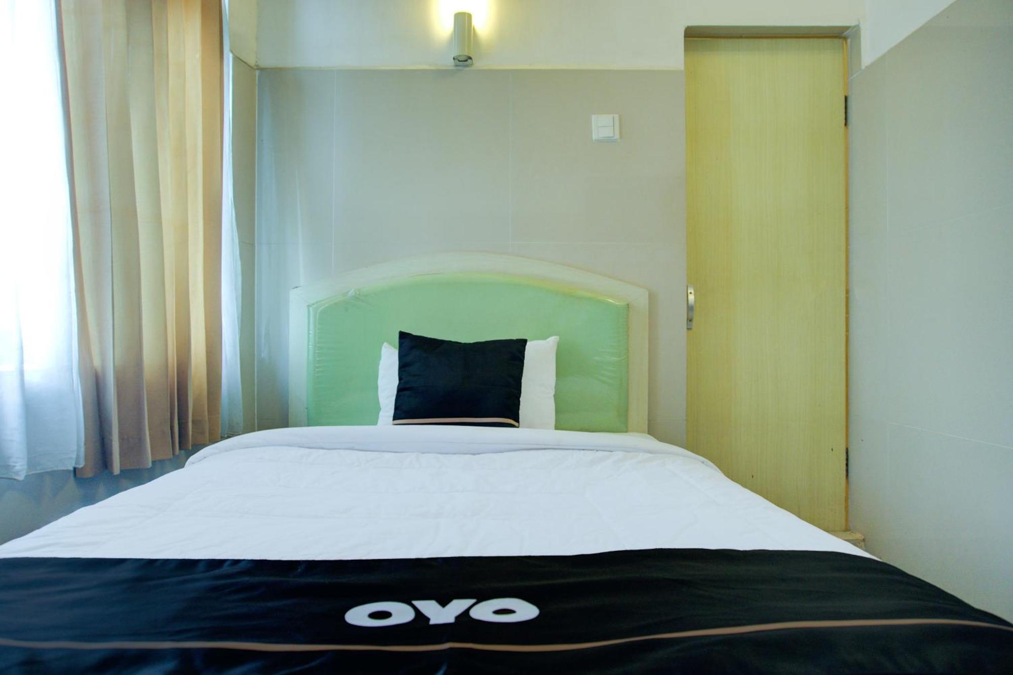 Townhouse Oak Palembang Near Jembatan Ampera Formerly Azzura Hotel المظهر الخارجي الصورة